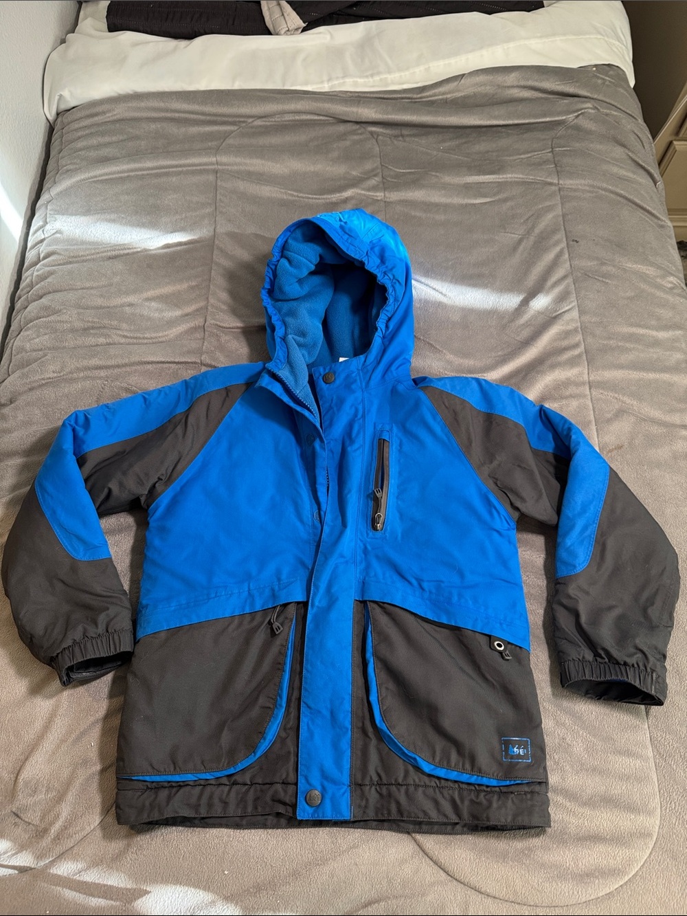 REI Blue and Black Kids Hooded Timber mountain Puffer Jacket Sz 8